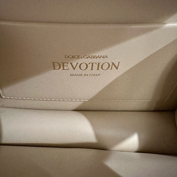 A new D&G bag bought in a boutique store. No scratches - Picture 3 of 5